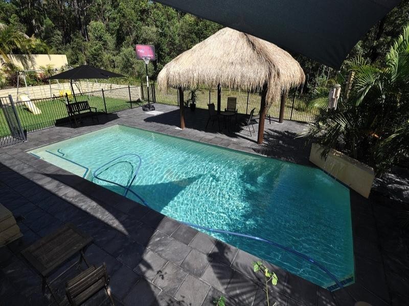 11 Leeds Close, Arundel QLD 4214