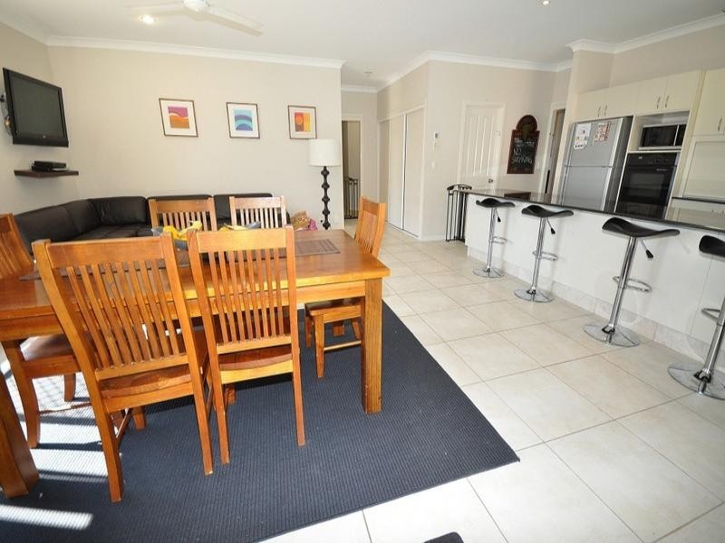 11 Leeds Close, Arundel QLD 4214
