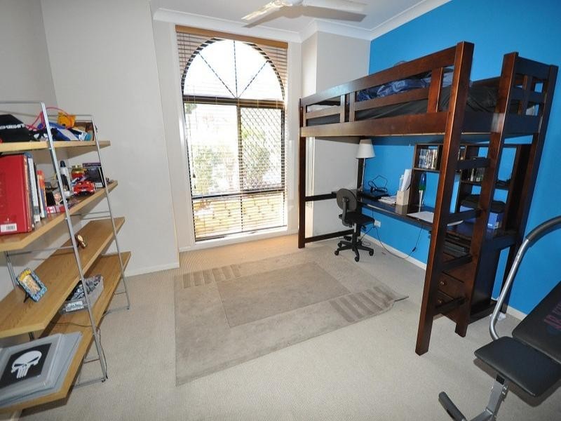 11 Leeds Close, Arundel QLD 4214