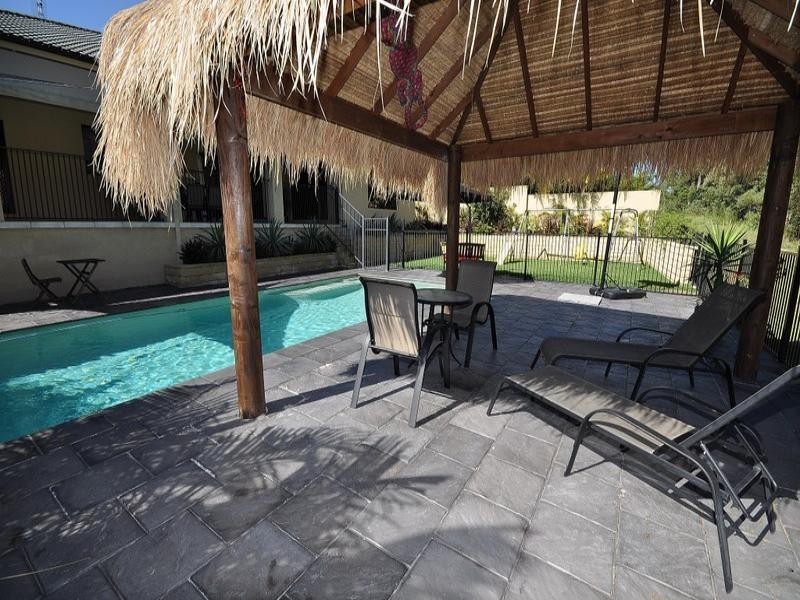 11 Leeds Close, Arundel QLD 4214