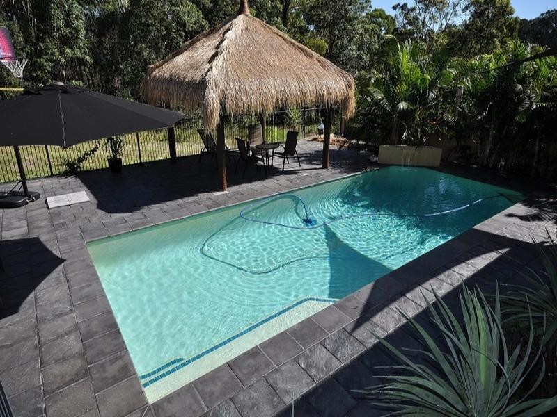 11 Leeds Close, Arundel QLD 4214