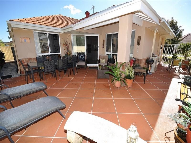 28 Leighanne Crescent, Arundel QLD 4214