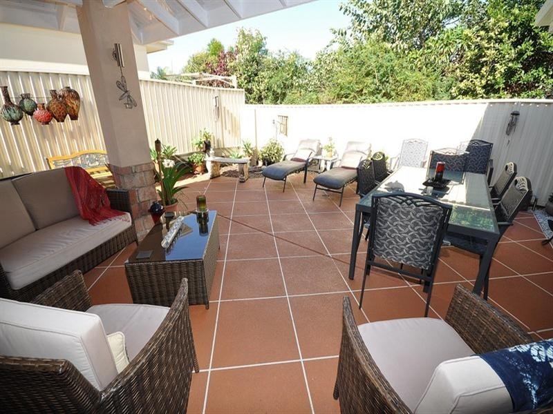 28 Leighanne Crescent, Arundel QLD 4214