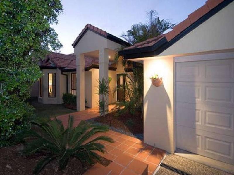 40 Arun Drive, Arundel QLD 4214