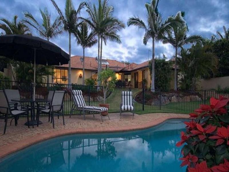 40 Arun Drive, Arundel QLD 4214