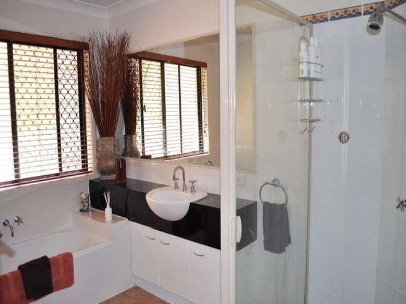 40 Arun Drive, Arundel QLD 4214