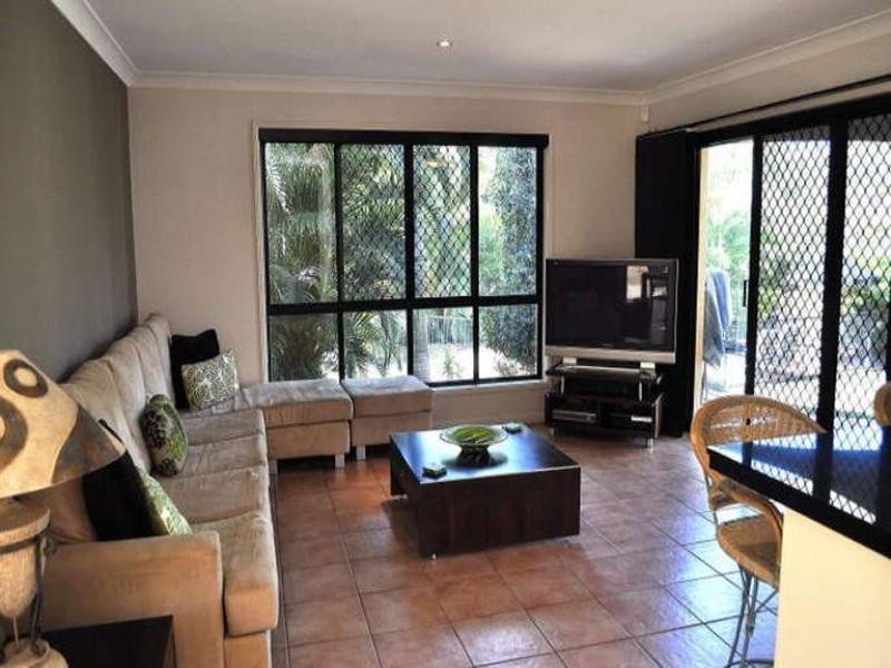 40 Arun Drive, Arundel QLD 4214