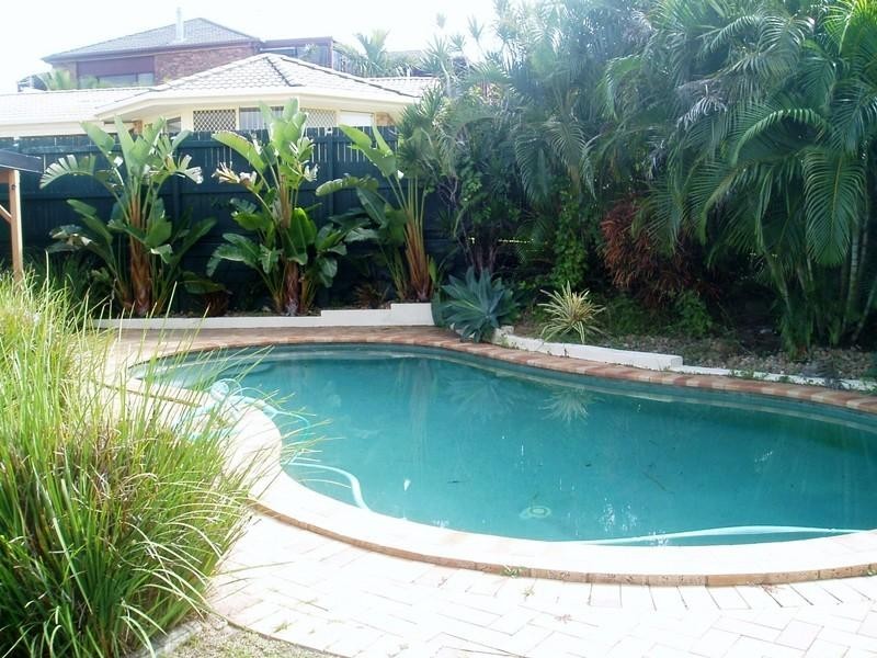 3 Range Court, Arundel QLD 4214