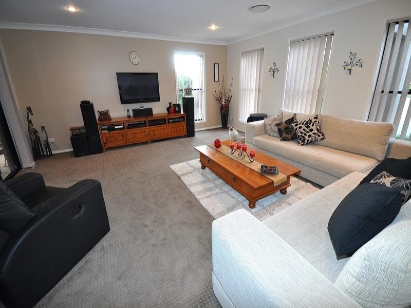 3 Calcetto Place, Arundel QLD 4214