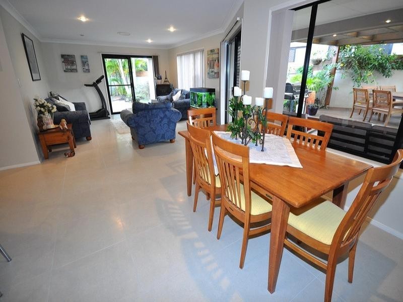 3 Calcetto Place, Arundel QLD 4214