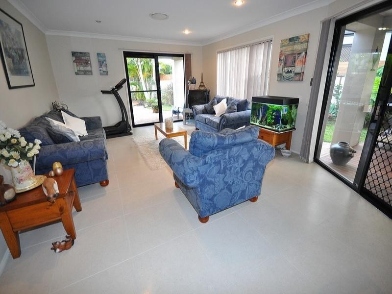 3 Calcetto Place, Arundel QLD 4214