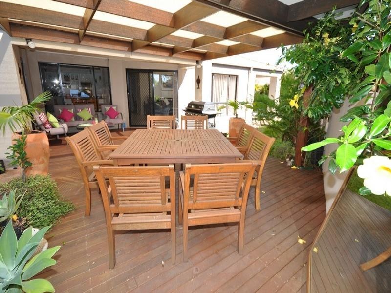 3 Calcetto Place, Arundel QLD 4214