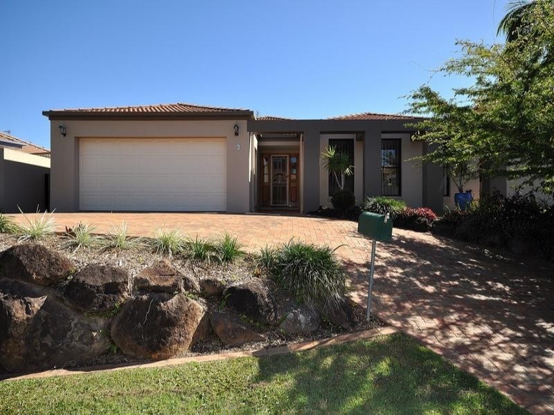 3 Calcetto Place, Arundel QLD 4214