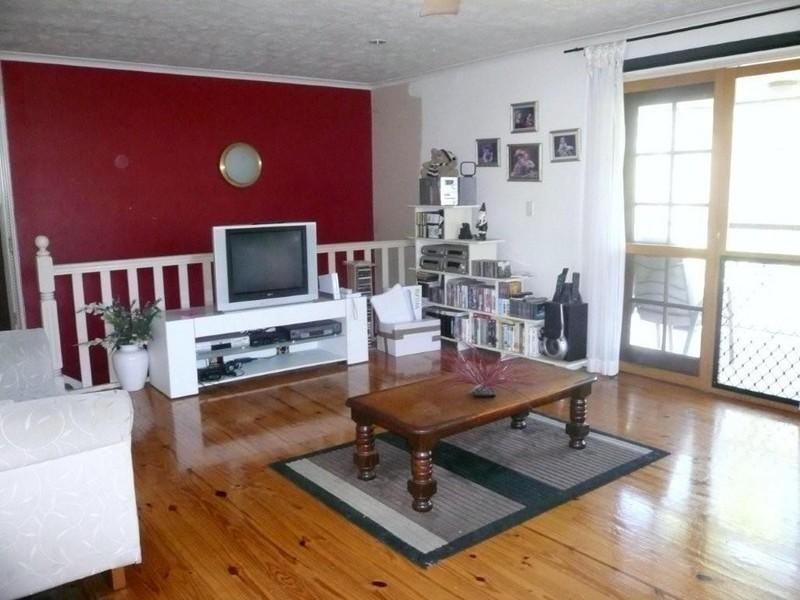 12 Geoff Wolter Drive West, Molendinar QLD 4214