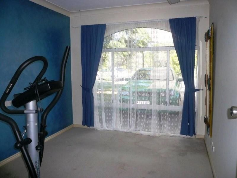 12 Geoff Wolter Drive West, Molendinar QLD 4214