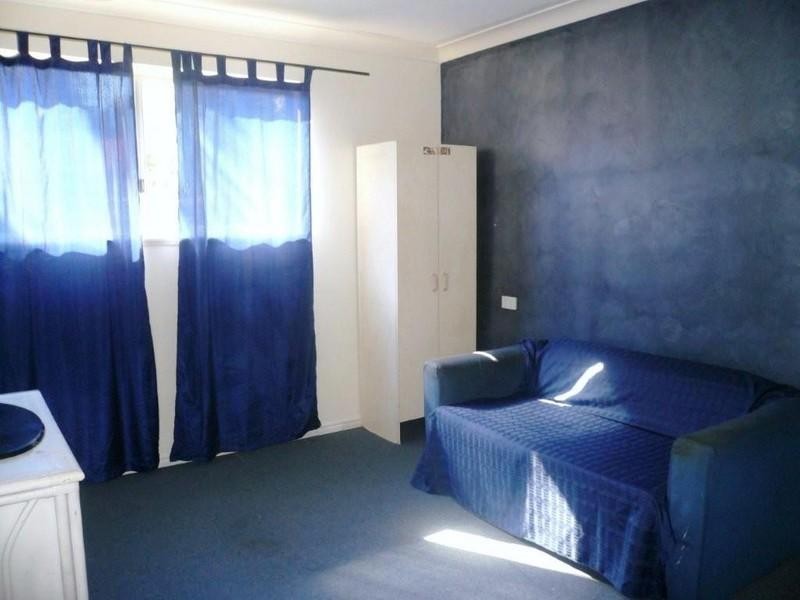 12 Geoff Wolter Drive West, Molendinar QLD 4214