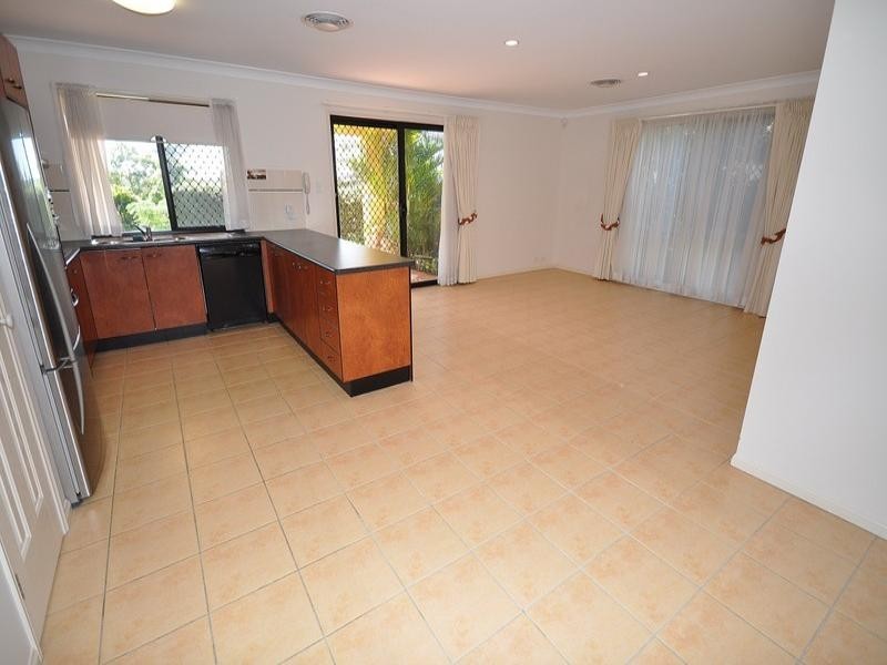 4 Highview Place, Parkwood QLD 4214