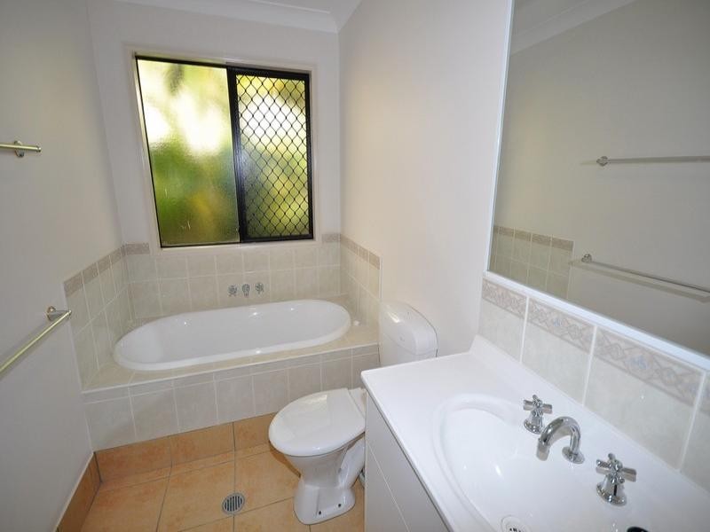 4 Highview Place, Parkwood QLD 4214