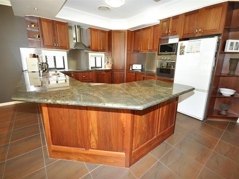 110 Arun Drive, Arundel QLD 4214