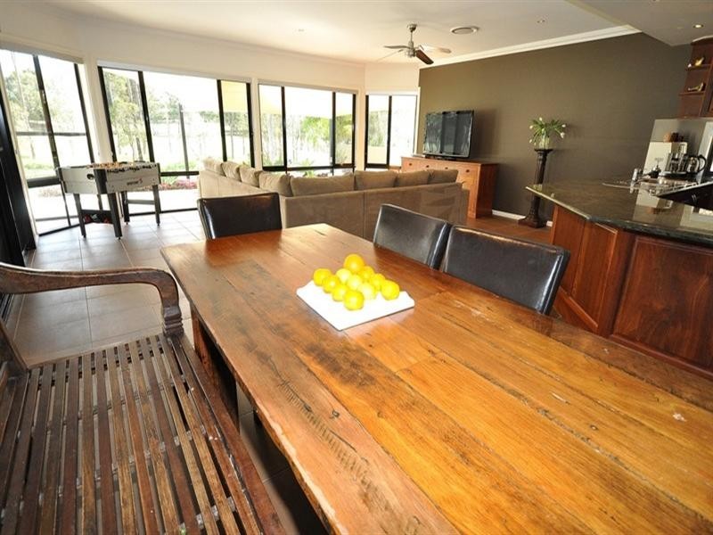 110 Arun Drive, Arundel QLD 4214