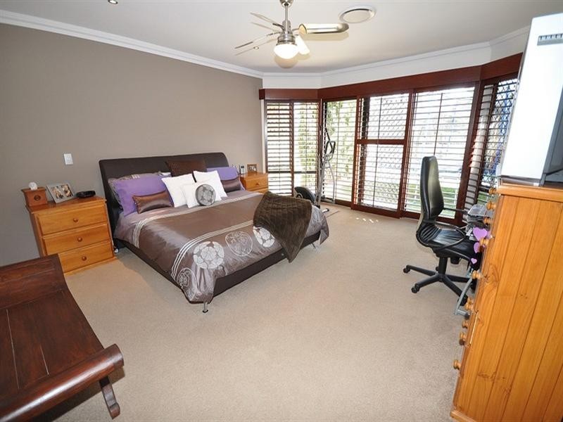 110 Arun Drive, Arundel QLD 4214