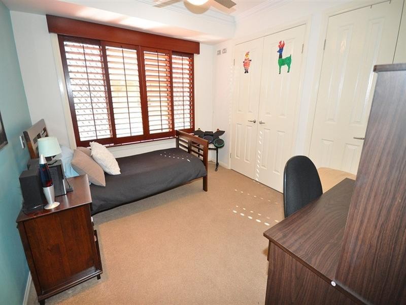 110 Arun Drive, Arundel QLD 4214