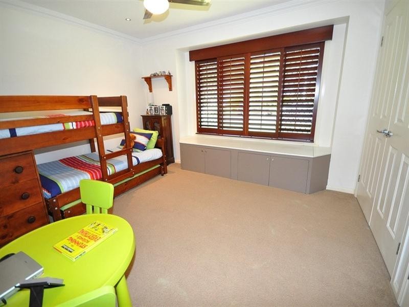 110 Arun Drive, Arundel QLD 4214