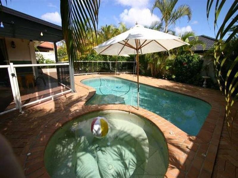 23 Maltravers Drive, Arundel QLD 4214