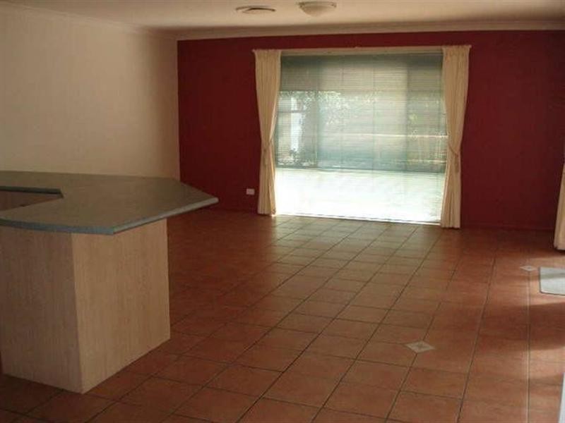 23 Maltravers Drive, Arundel QLD 4214