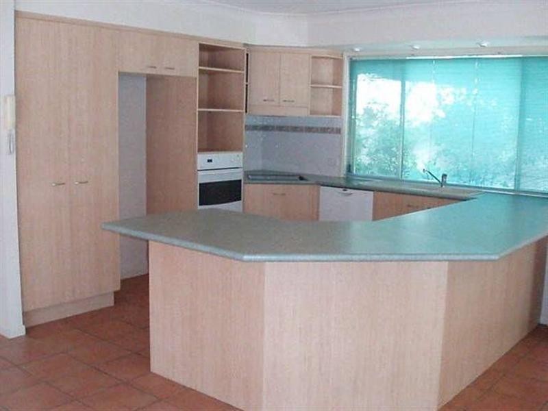 23 Maltravers Drive, Arundel QLD 4214