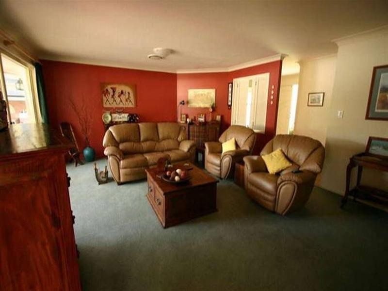 23 Maltravers Drive, Arundel QLD 4214