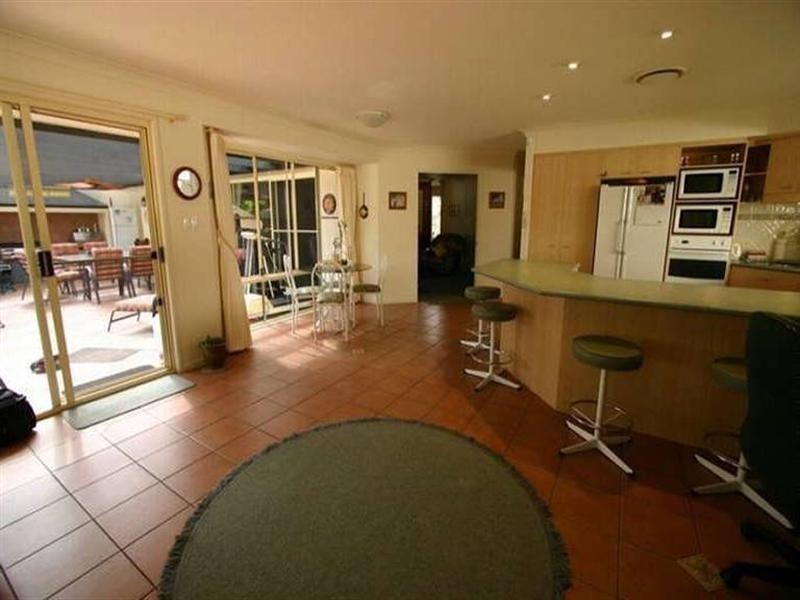 23 Maltravers Drive, Arundel QLD 4214