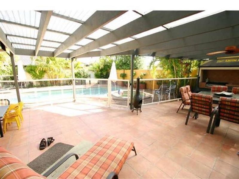 23 Maltravers Drive, Arundel QLD 4214