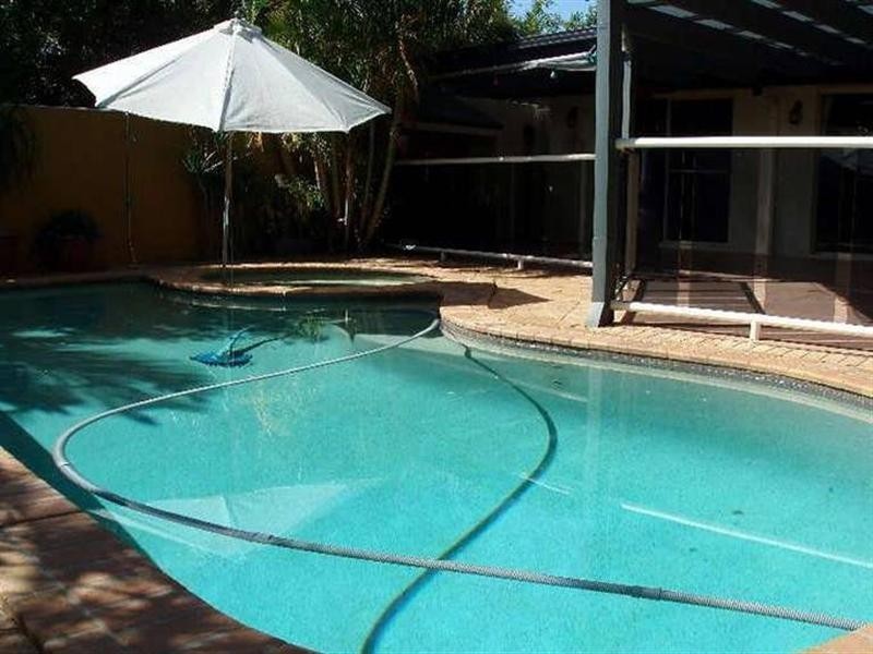 23 Maltravers Drive, Arundel QLD 4214