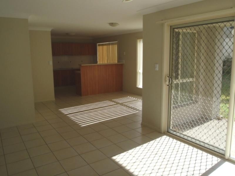 25 Golden Bear Drive, Arundel QLD 4214