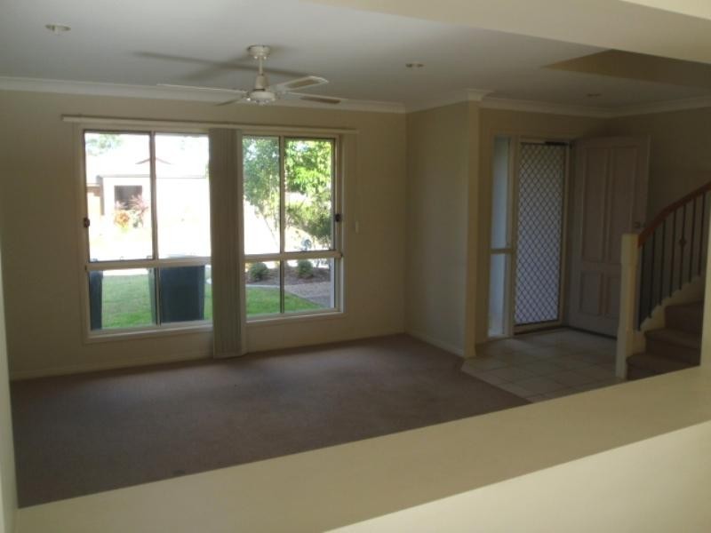 25 Golden Bear Drive, Arundel QLD 4214