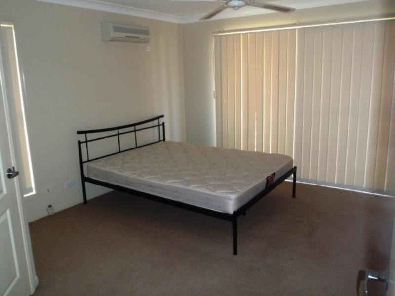 25 Golden Bear Drive, Arundel QLD 4214