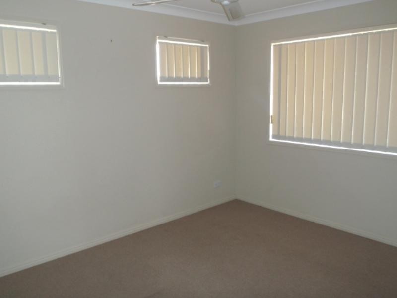 25 Golden Bear Drive, Arundel QLD 4214