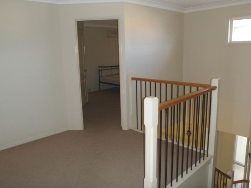 25 Golden Bear Drive, Arundel QLD 4214