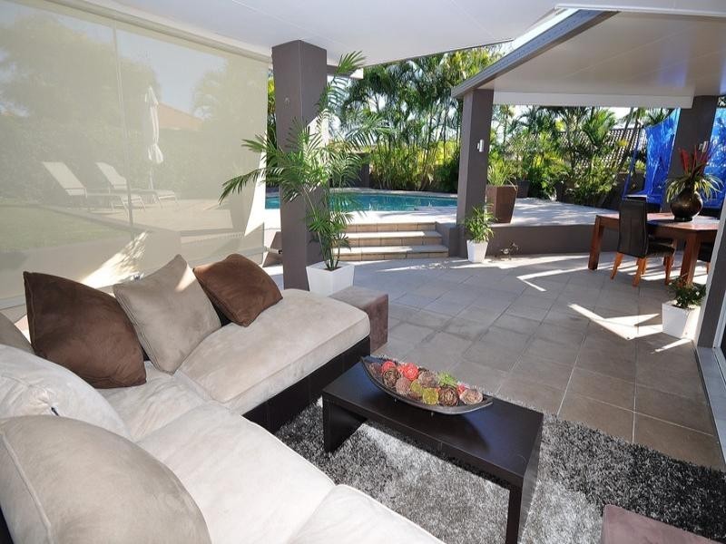 22 Pearson Close, Arundel QLD 4214