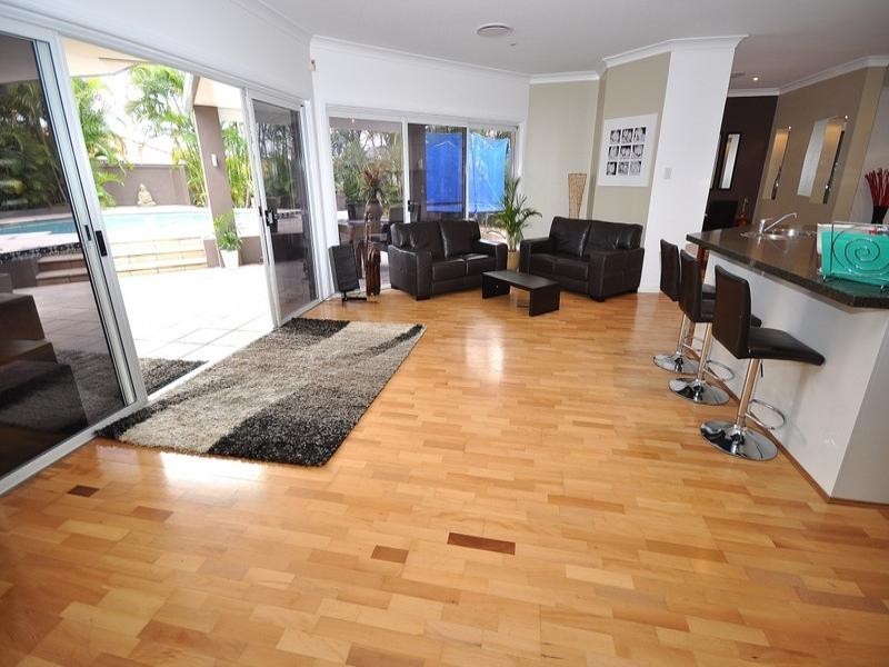 22 Pearson Close, Arundel QLD 4214