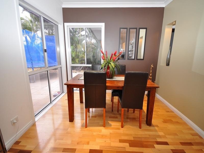 22 Pearson Close, Arundel QLD 4214