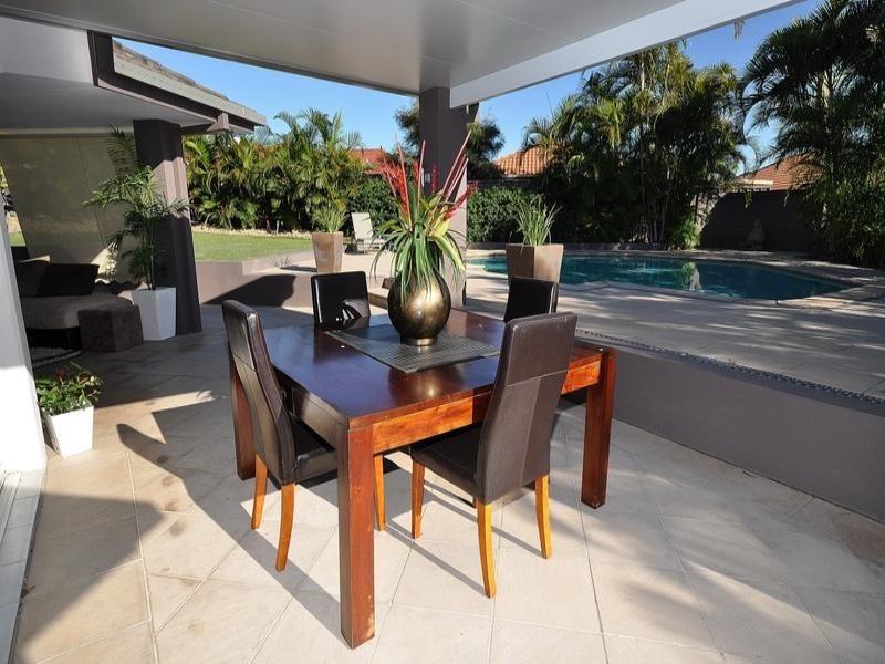 22 Pearson Close, Arundel QLD 4214