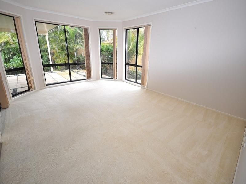 10 Oxford Place, Arundel QLD 4214