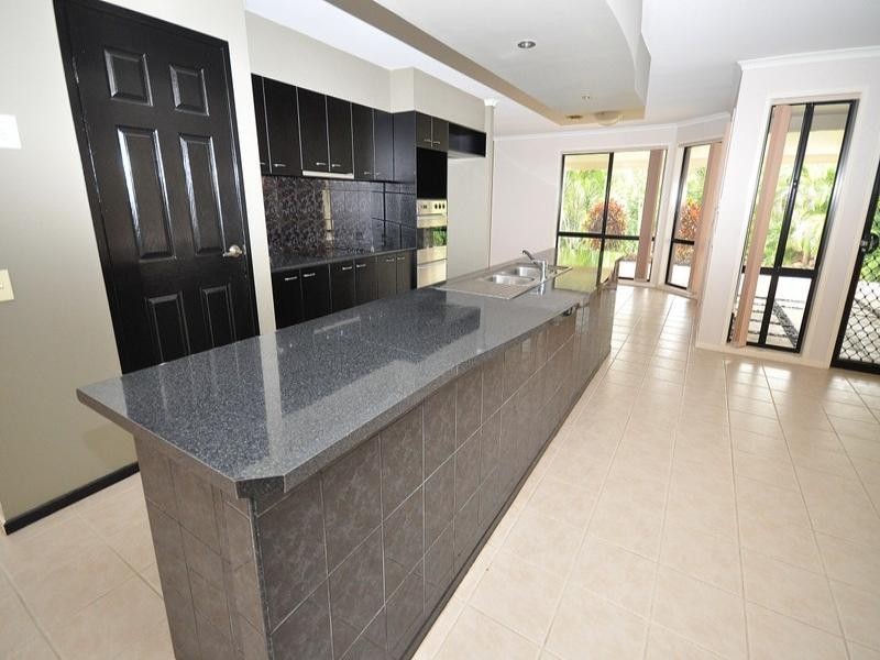 10 Oxford Place, Arundel QLD 4214