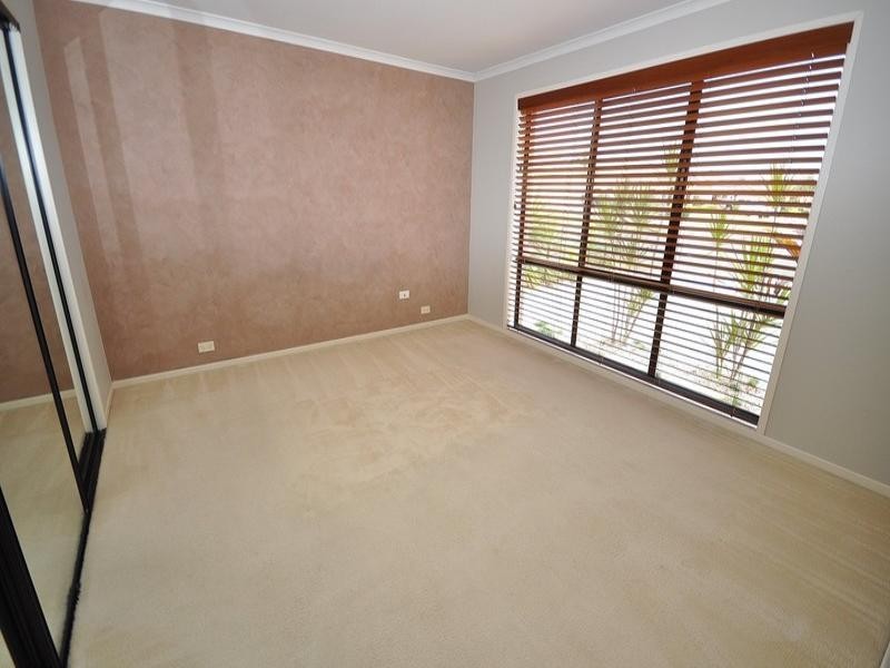 10 Oxford Place, Arundel QLD 4214