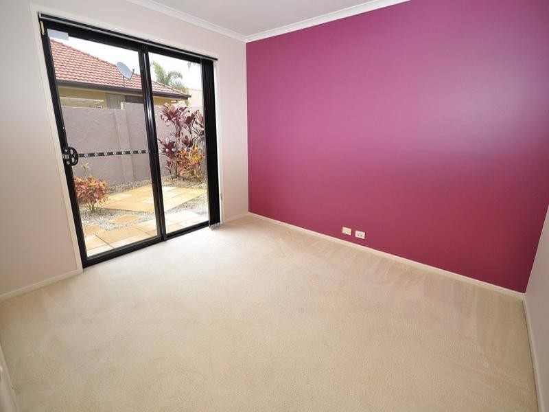 10 Oxford Place, Arundel QLD 4214