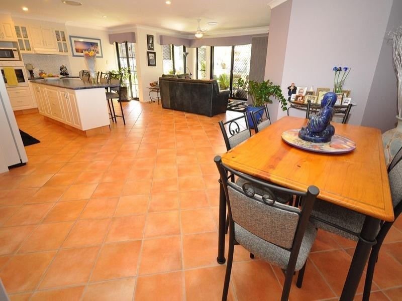 5 Orpington Court, Arundel QLD 4214