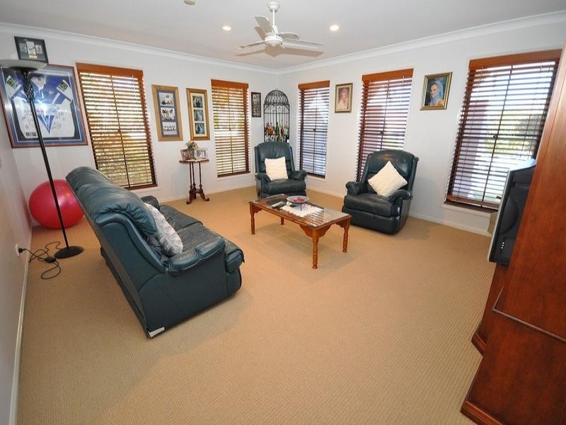 5 Orpington Court, Arundel QLD 4214