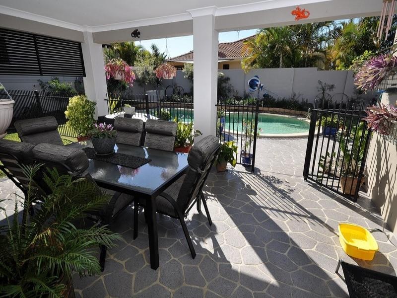 5 Orpington Court, Arundel QLD 4214